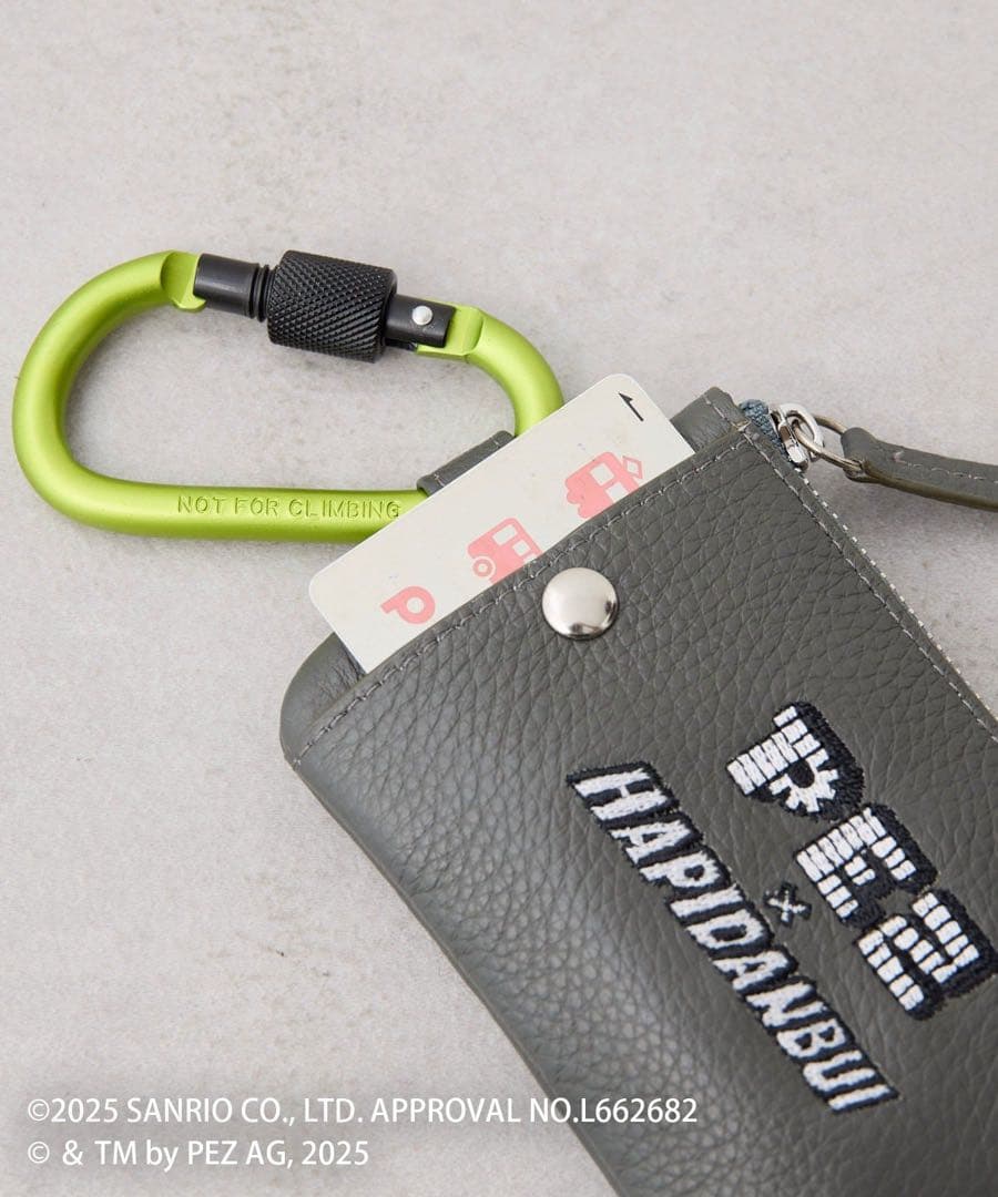 【はぴだんぶい×PEZ(ペッツ) ×ear】本革/カラビナ付きパス＆キーケース