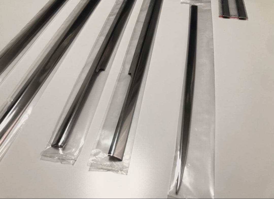 エブリイバン DA64系 サイドドアウインドトリム