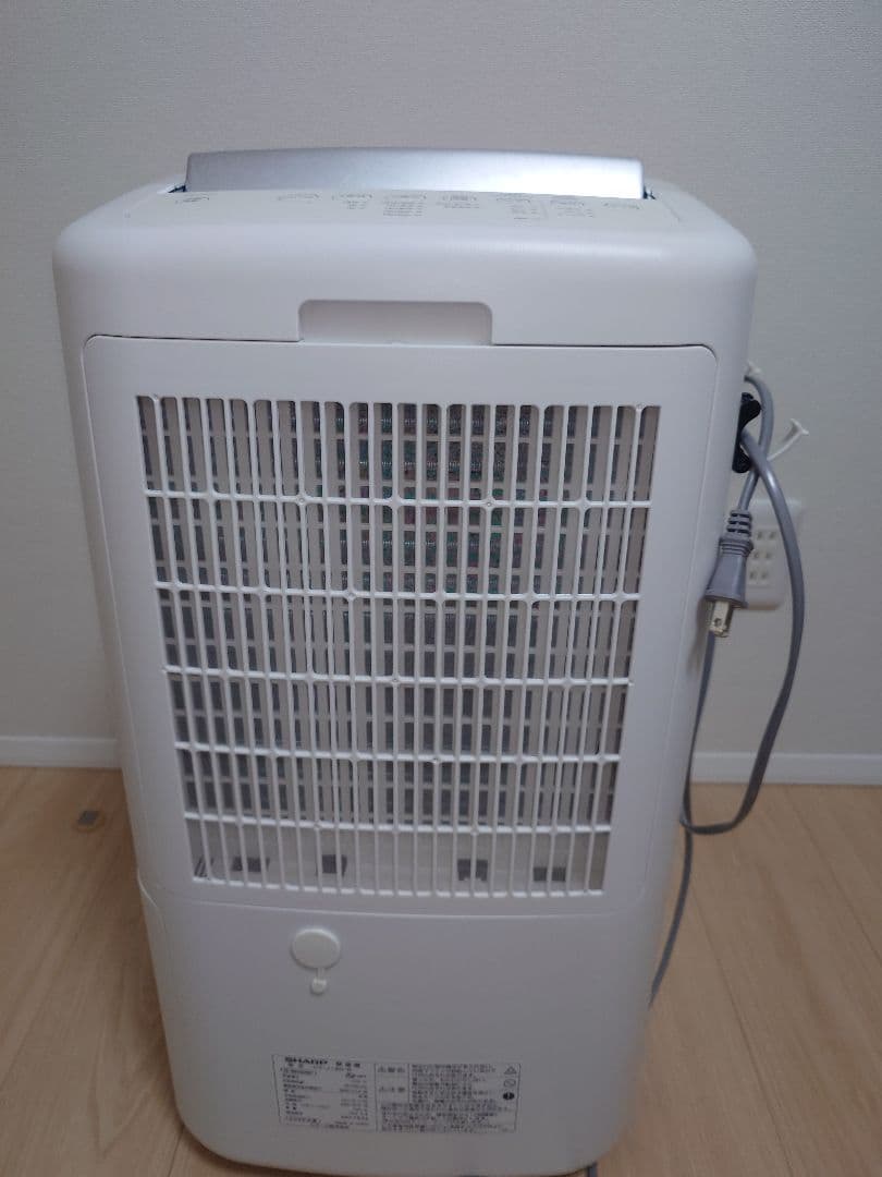 シャープ 除湿機 　CV-J180 ホワイト 中古品訳あり