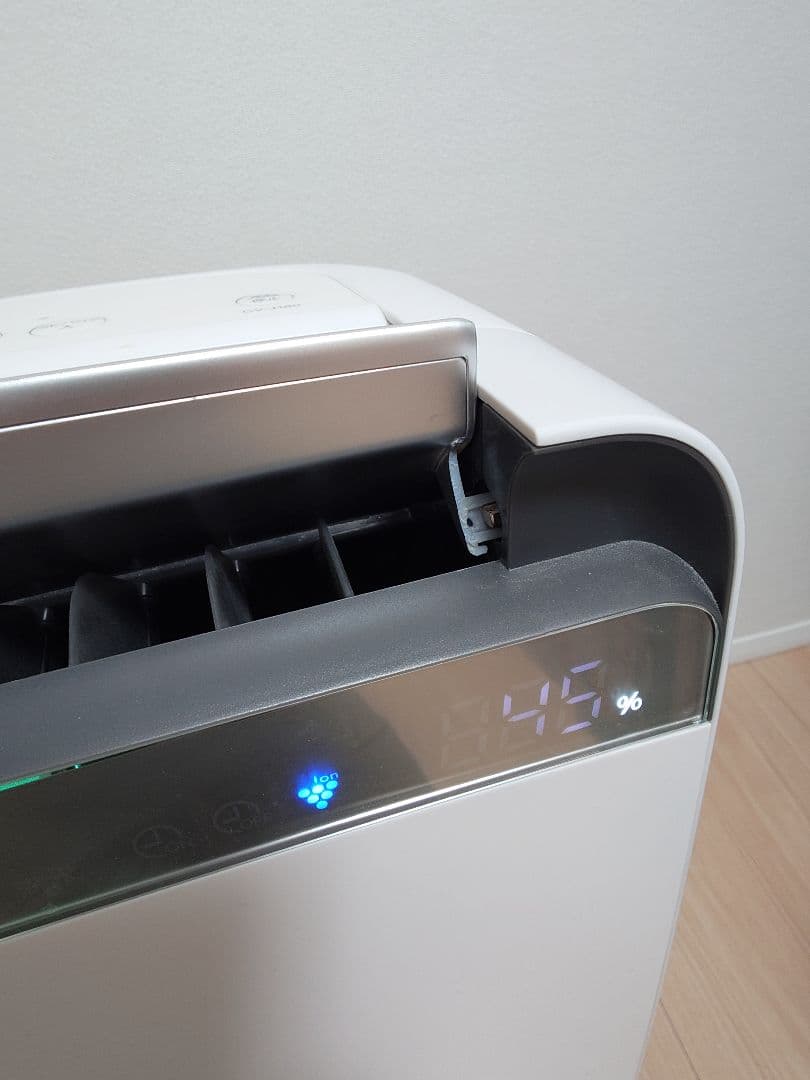 シャープ 除湿機 　CV-J180 ホワイト 中古品訳あり