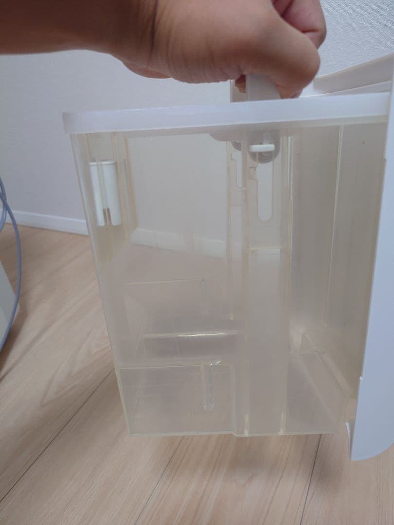 シャープ 除湿機 　CV-J180 ホワイト 中古品訳あり