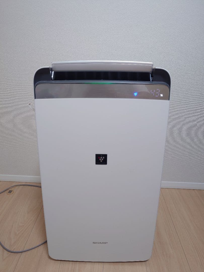 シャープ 除湿機 　CV-J180 ホワイト 中古品訳あり
