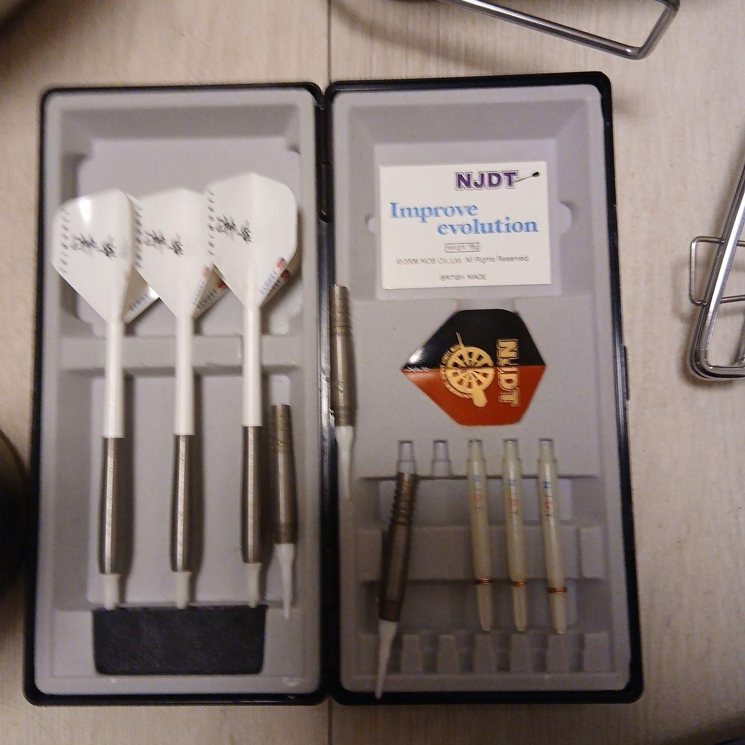 アウトドア調理器具セットとビデオカメラ