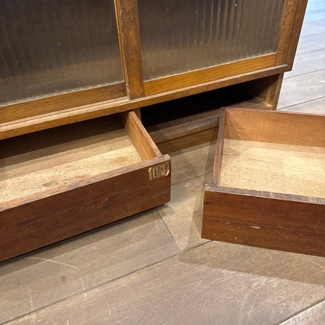 【ぴよ】 引き戸棚 キャビネット モールガラス　レトロ