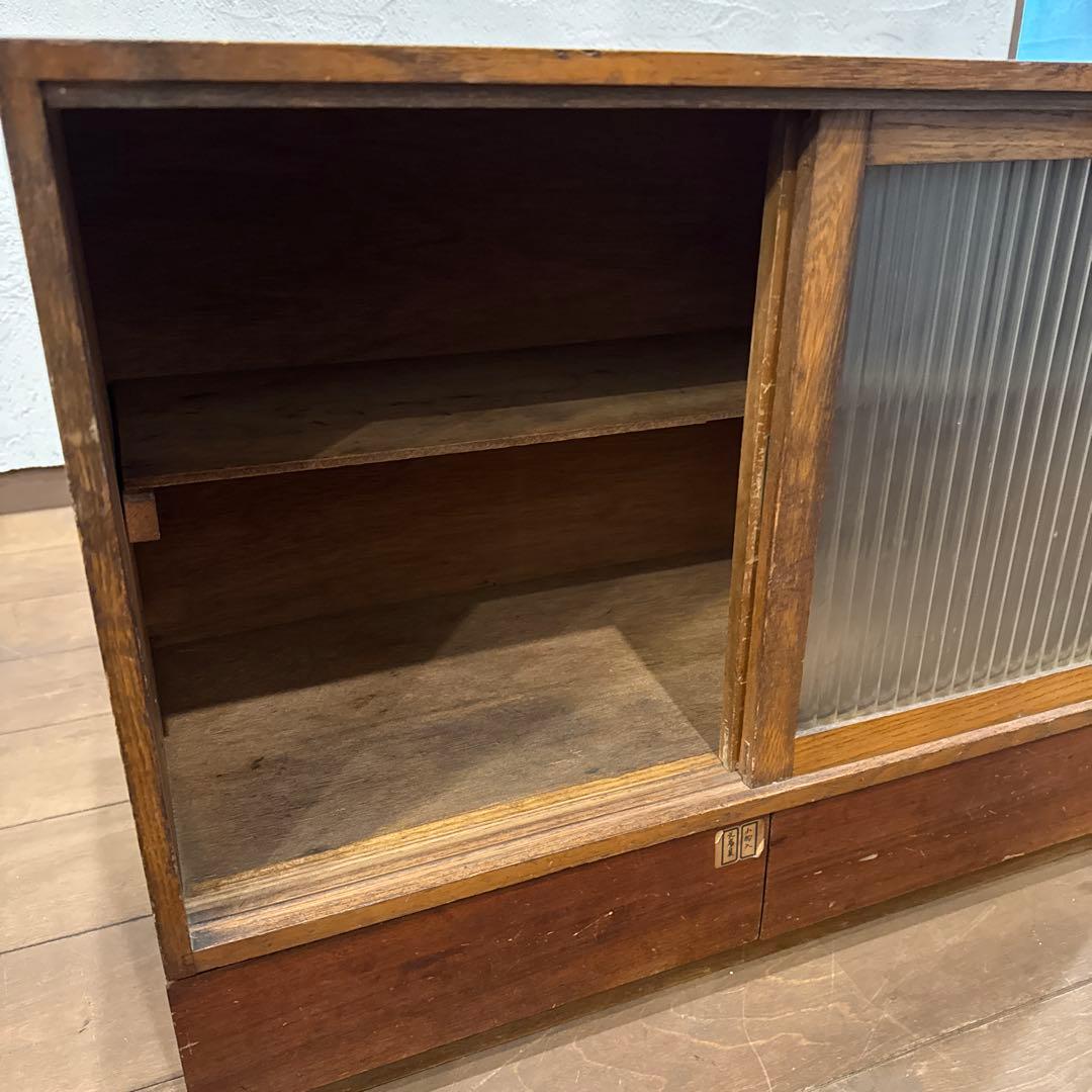 【ぴよ】 引き戸棚 キャビネット モールガラス　レトロ