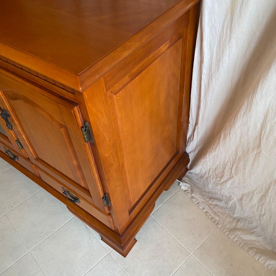 横浜ダニエル　サイドボード　キャビネット　クラシック　アンティーク　ヨーロピアン