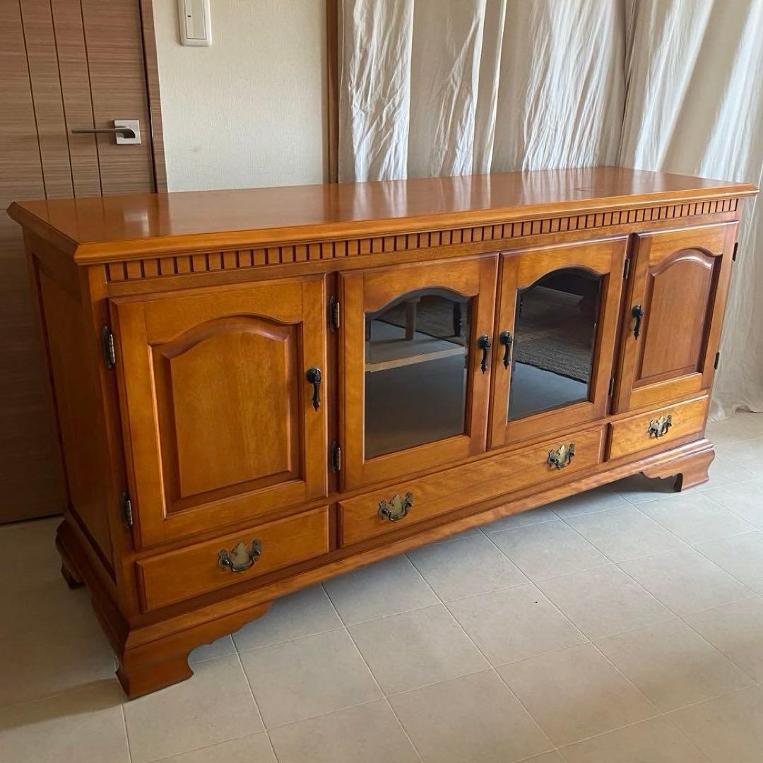 横浜ダニエル　サイドボード　キャビネット　クラシック　アンティーク　ヨーロピアン