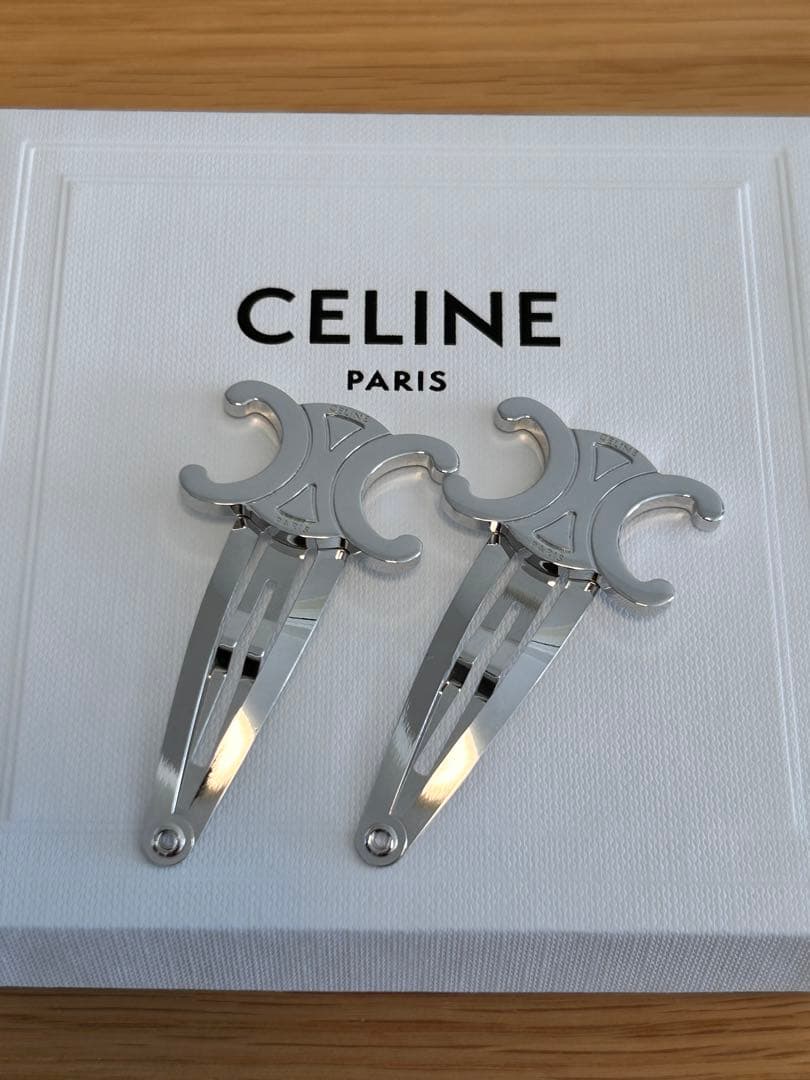 セリーヌ ヘアピン　トリオンフ スナップヘアクリップ　シルバー