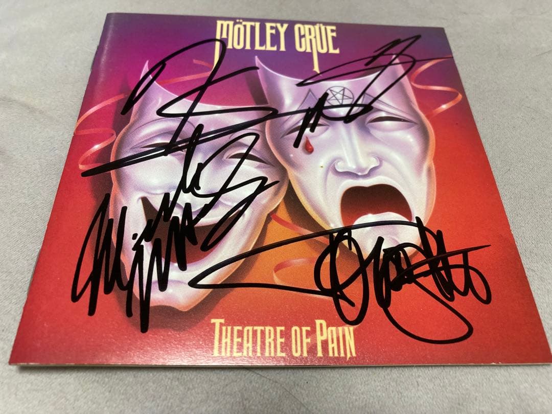 レアMötley Crüe サインCD モトリー クルー　motley crue