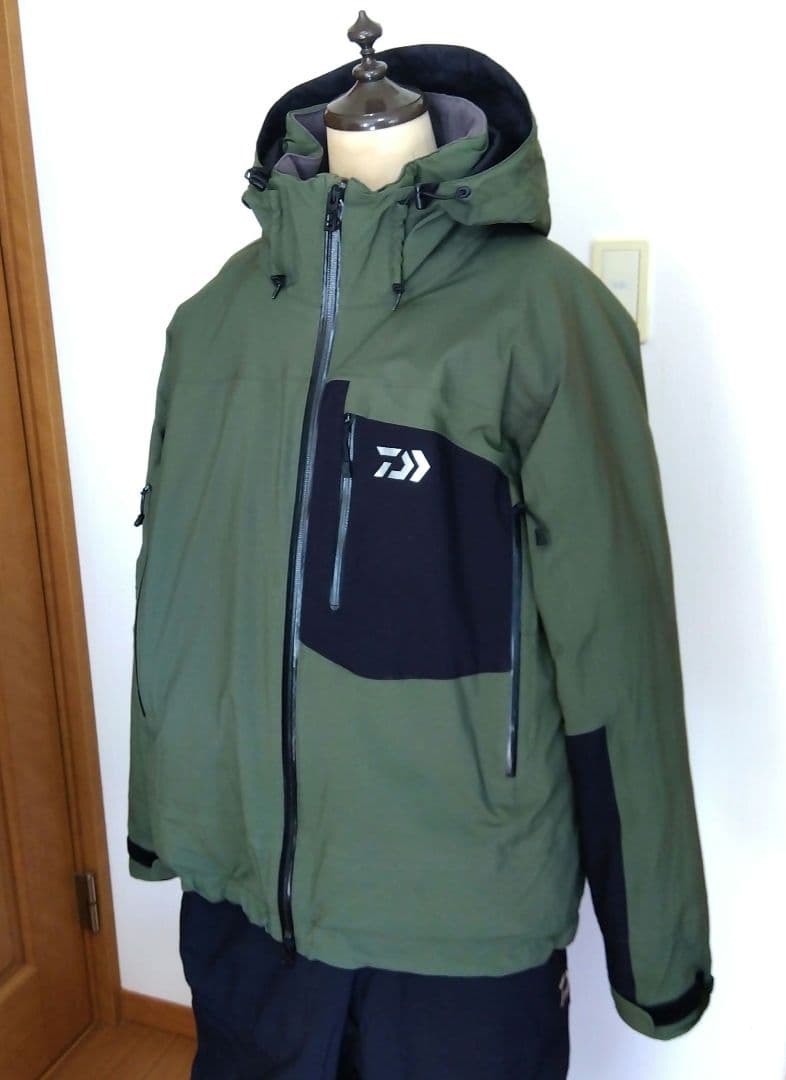 ダイワ　フィッシングスーツ（上下セット）メンズ