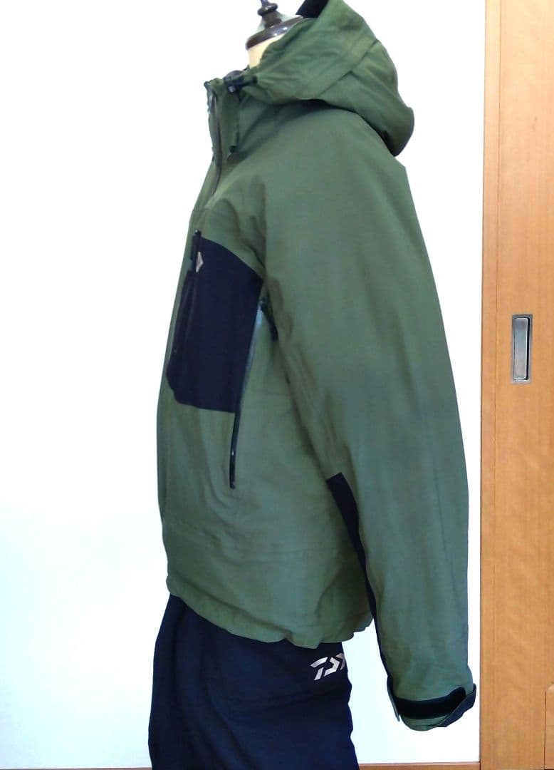 ダイワ　フィッシングスーツ（上下セット）メンズ