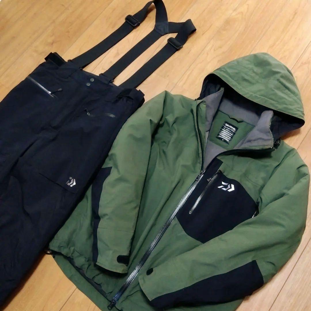 ダイワ　フィッシングスーツ（上下セット）メンズ