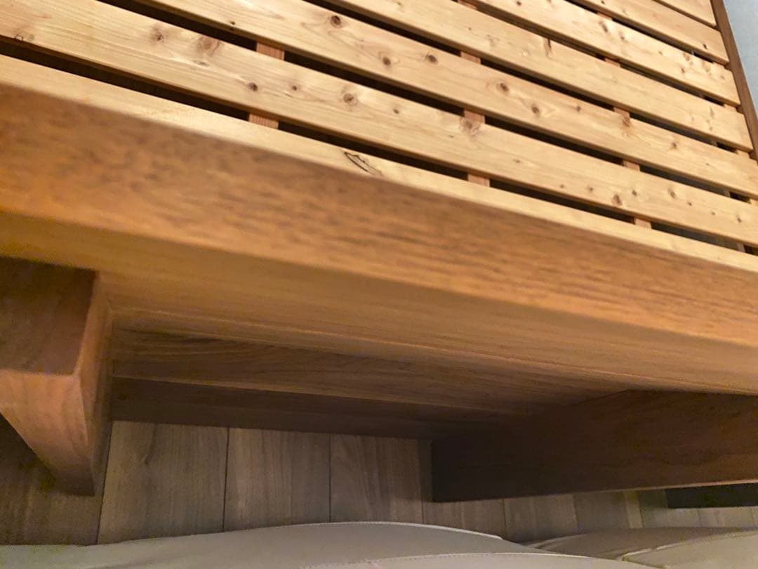 木製　ワイドダブルベッドフレーム　木目の美しいウォールナット無垢