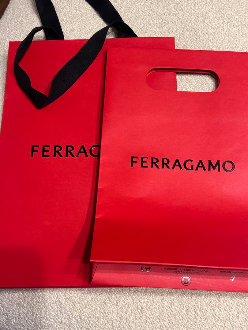 ferragamo フェラガモ　ストーン　カチューシャ　紙袋2枚付き