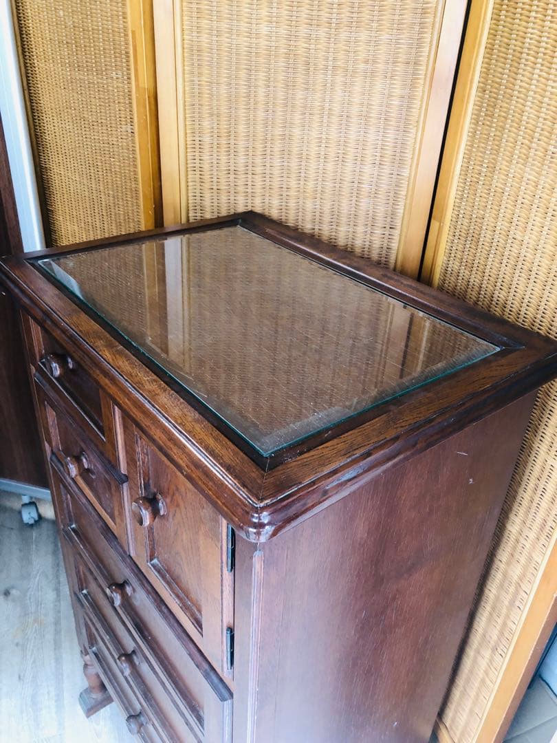 木製クラシックタンス キャビネット　サイドボード　ガラス天板 6引き出し