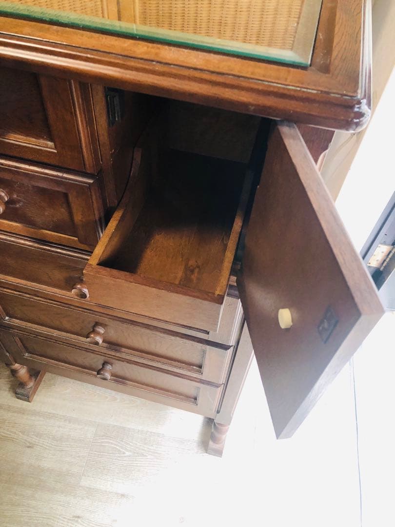 木製クラシックタンス キャビネット　サイドボード　ガラス天板 6引き出し