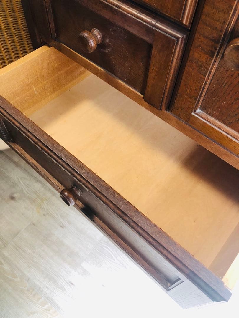 木製クラシックタンス キャビネット　サイドボード　ガラス天板 6引き出し