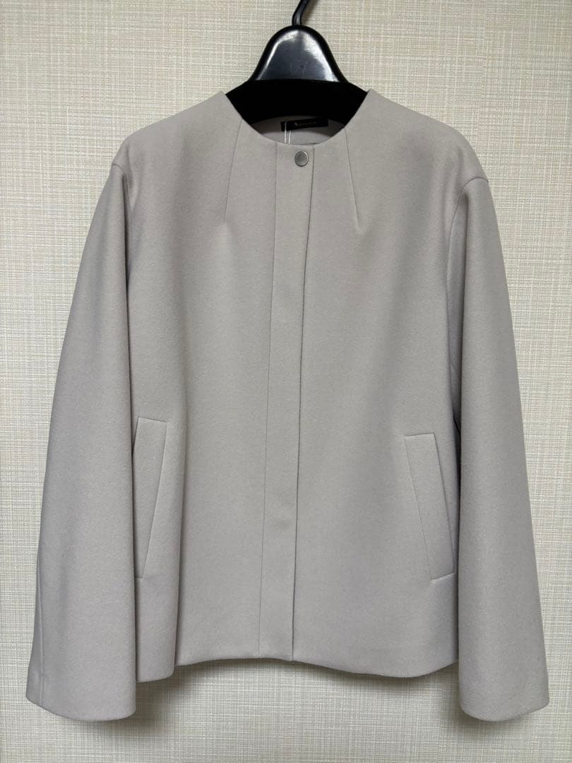 新品タグ付　アクアスキュータム　グレー ノーカラージャケット