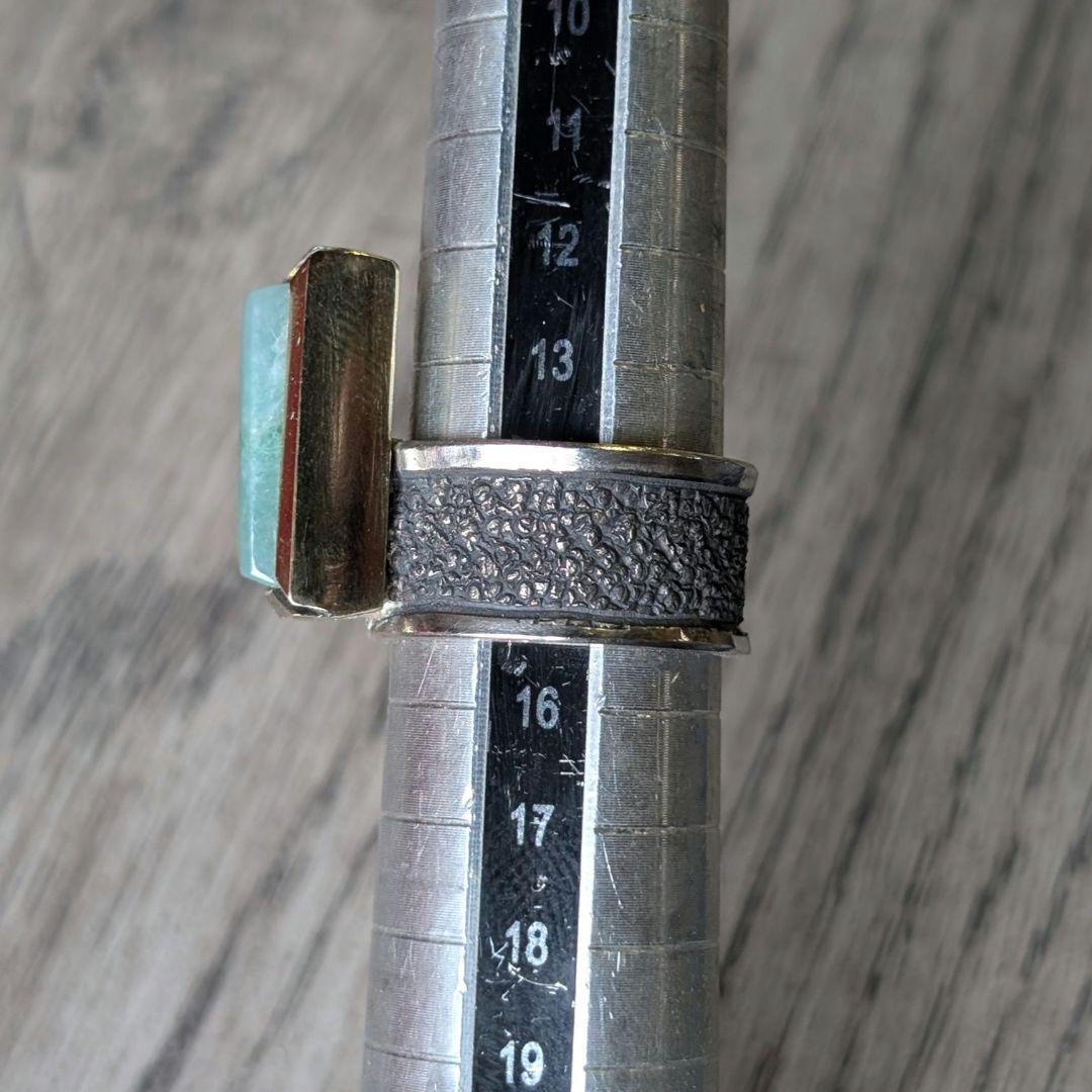 ハンドメイドの糸魚川翡翠リング　インディアンジュエリー風