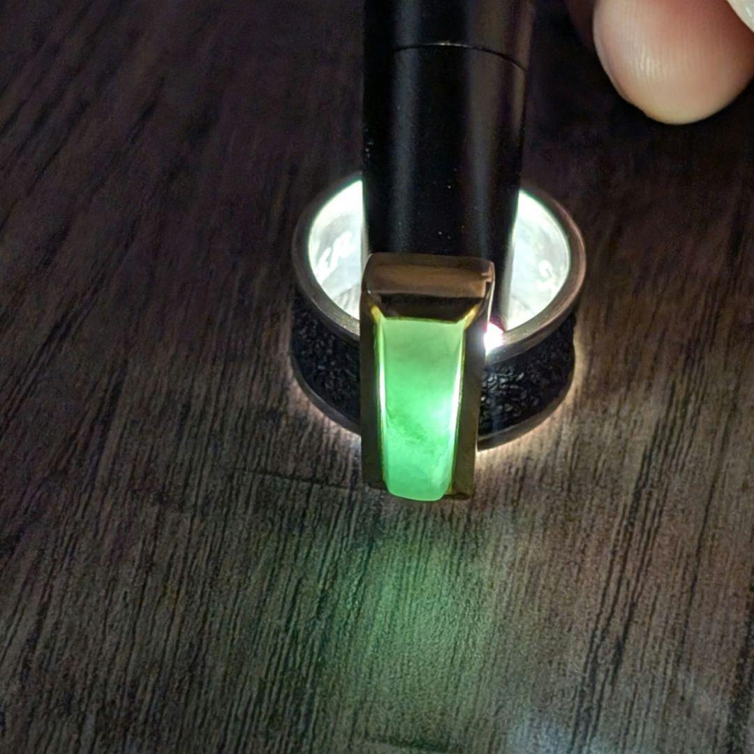ハンドメイドの糸魚川翡翠リング　インディアンジュエリー風