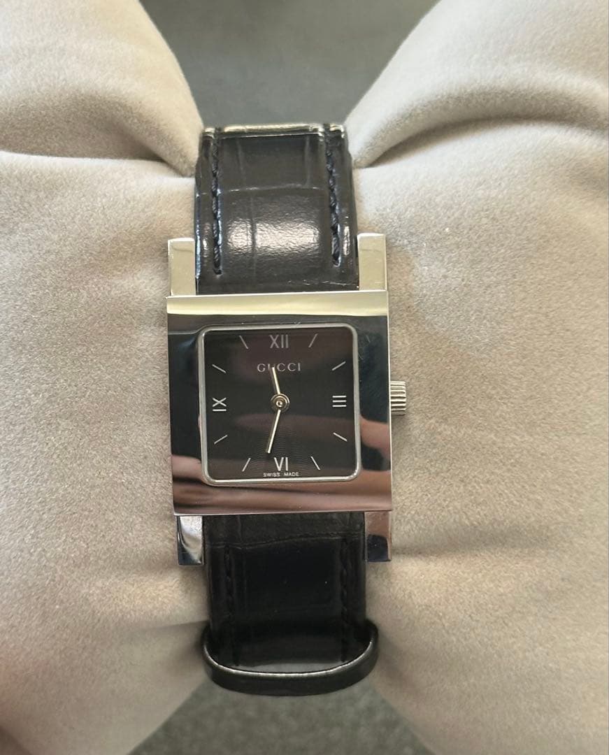 GUCCI 腕時計 7900L クォーツ クロコ型押しベルト ブラック 黒文字盤