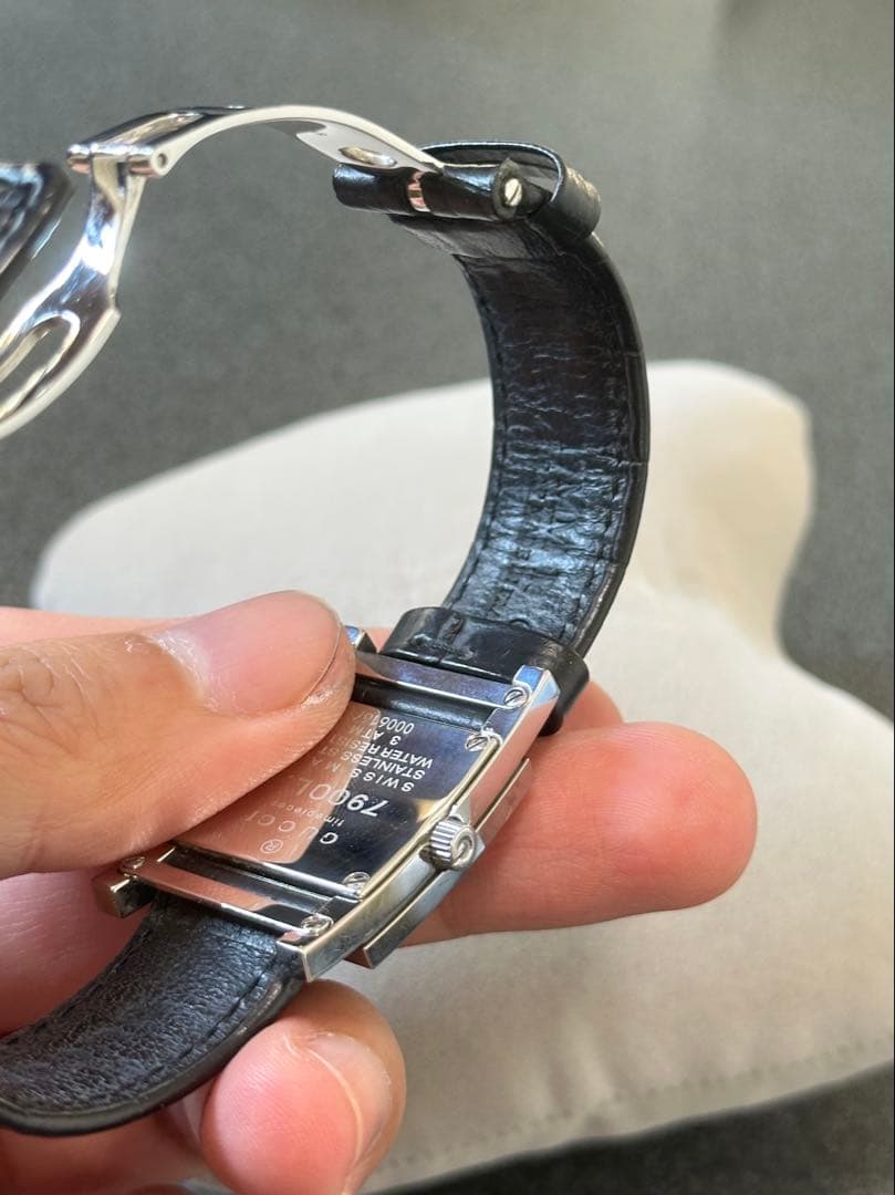 GUCCI 腕時計 7900L クォーツ クロコ型押しベルト ブラック 黒文字盤