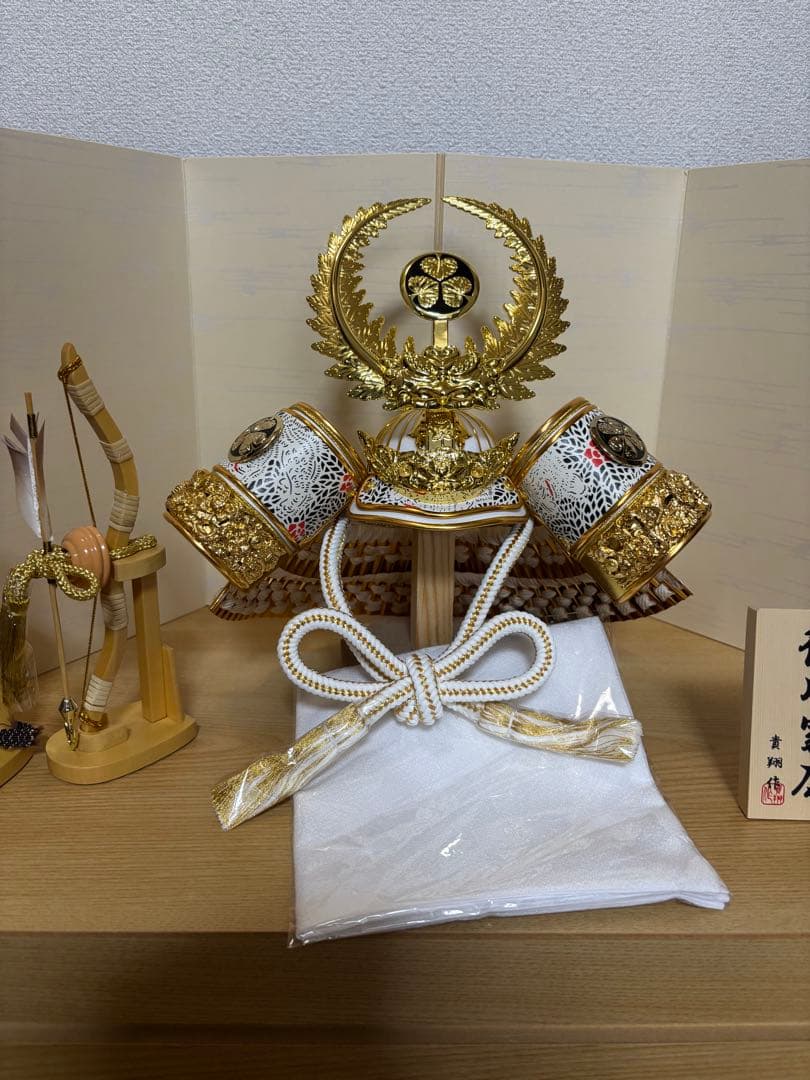 伝統的 五月人形 金色 兜と弓矢セット 徳川家康 貴翔作 戦国名将兜
