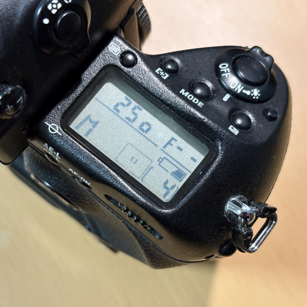 中古Nikon F5　フィルム 一眼レフカメラ