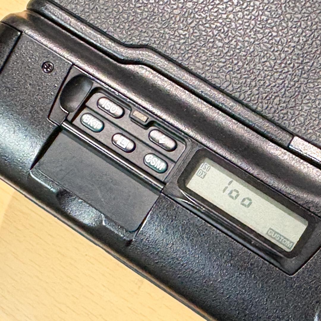 中古Nikon F5　フィルム 一眼レフカメラ