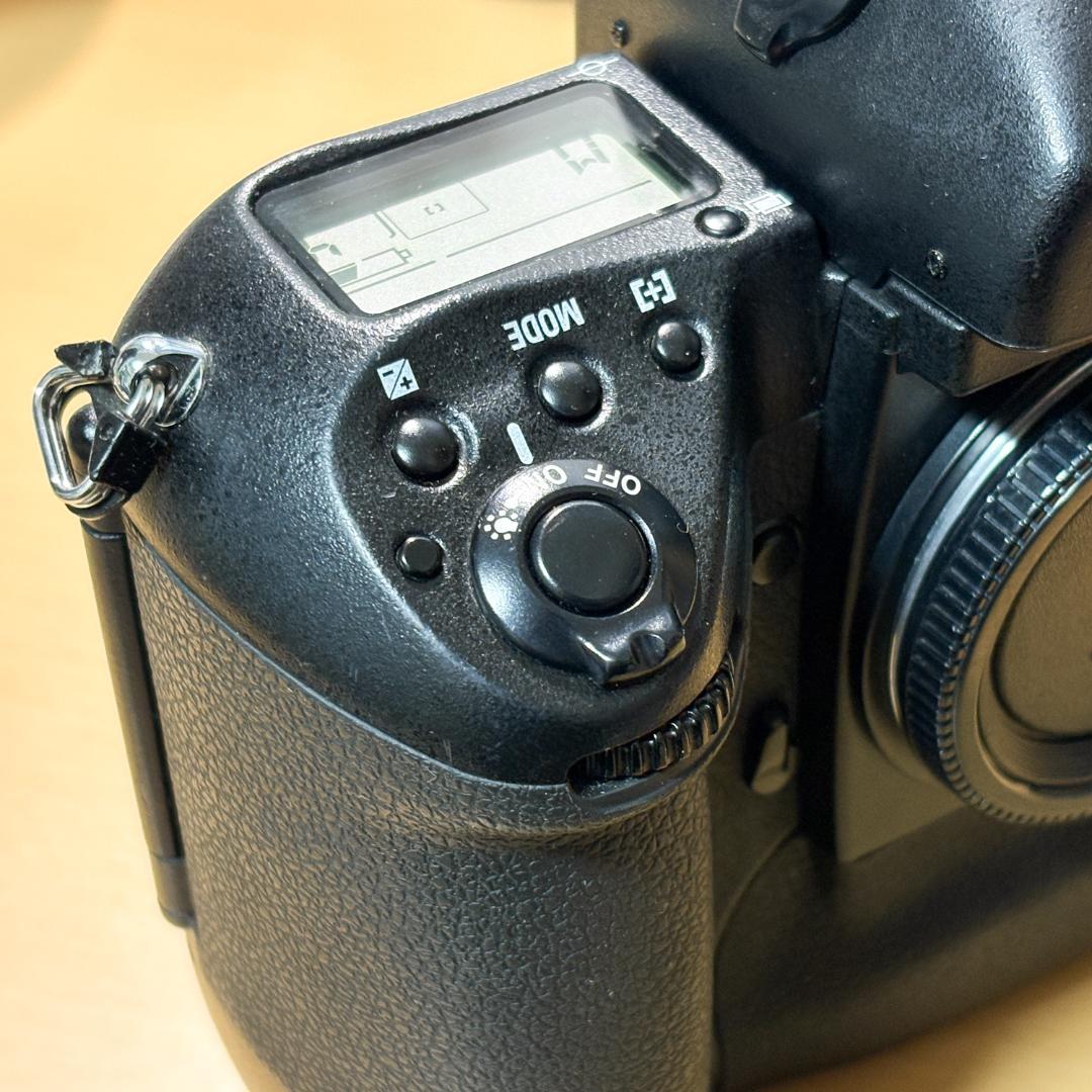 中古Nikon F5　フィルム 一眼レフカメラ