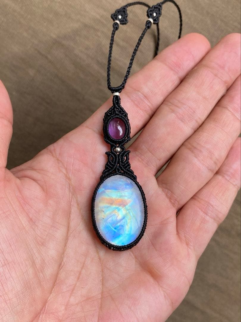 レインボームーンストーン　アメジスト　マクラメペンダント　ネックレス