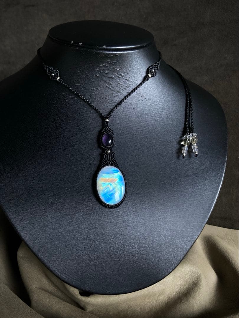 レインボームーンストーン　アメジスト　マクラメペンダント　ネックレス