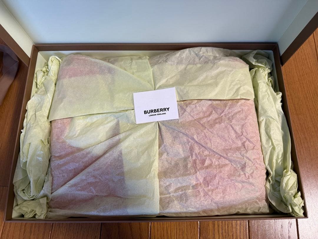 未使用品　BURBERRY カシミヤ　リバーシブル　ストール　レッド ベージュ