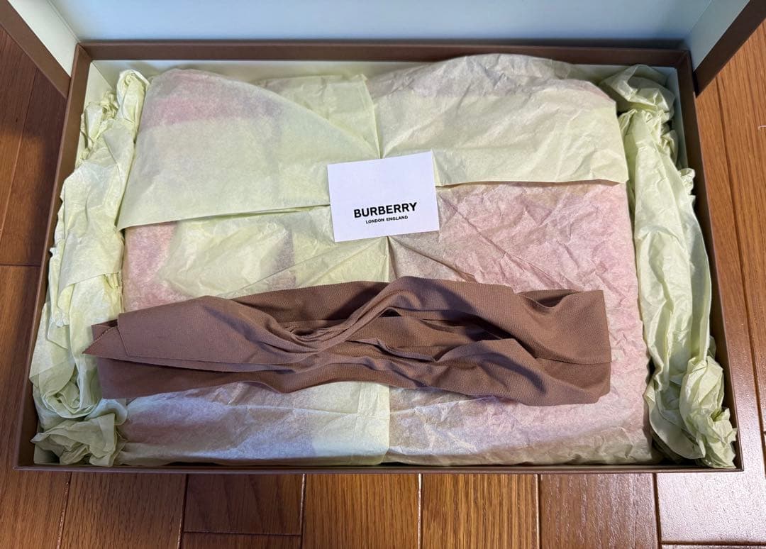 未使用品　BURBERRY カシミヤ　リバーシブル　ストール　レッド ベージュ