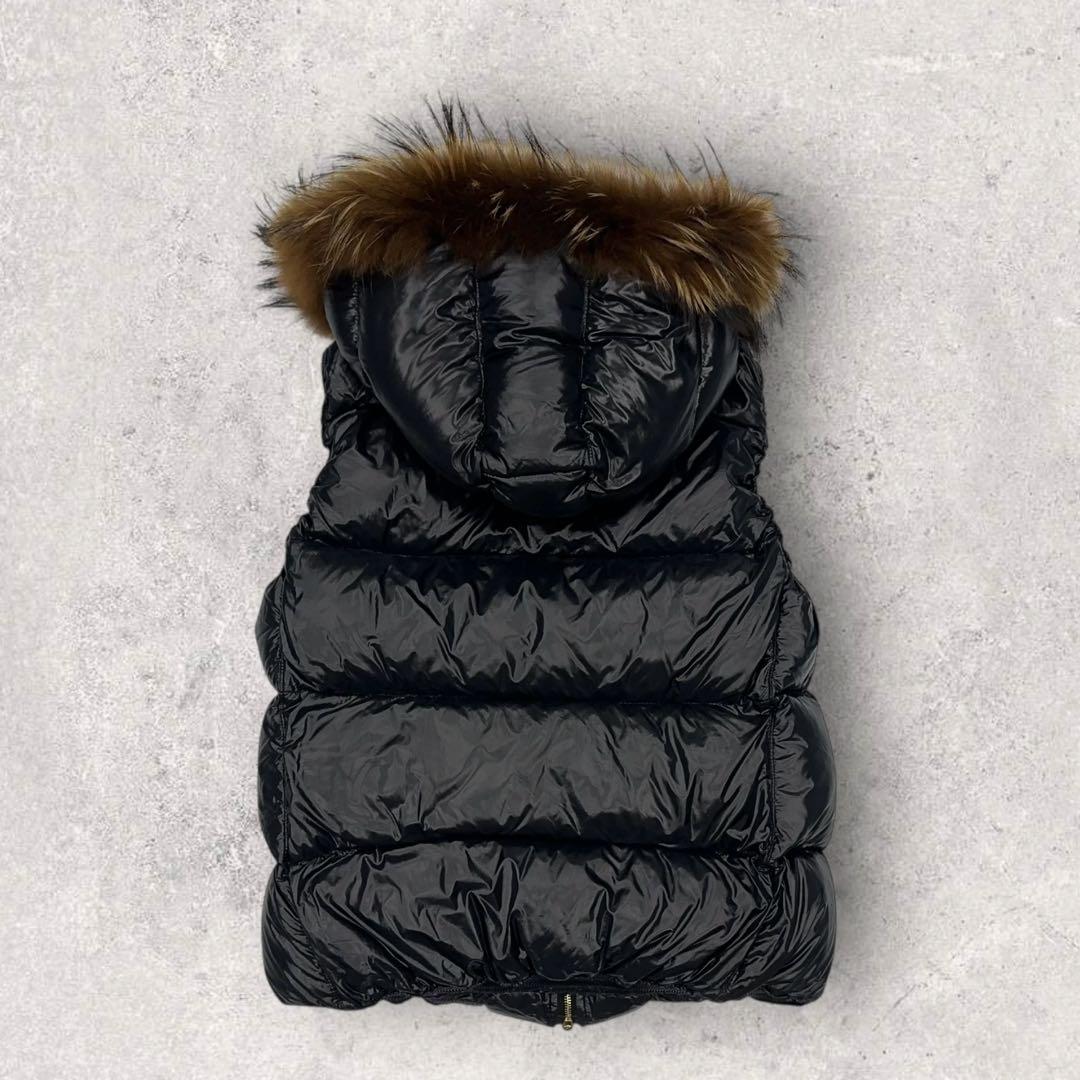 11941【美品・希少3サイズ】TATRAS ファー付きダウンベスト　シャイニー
