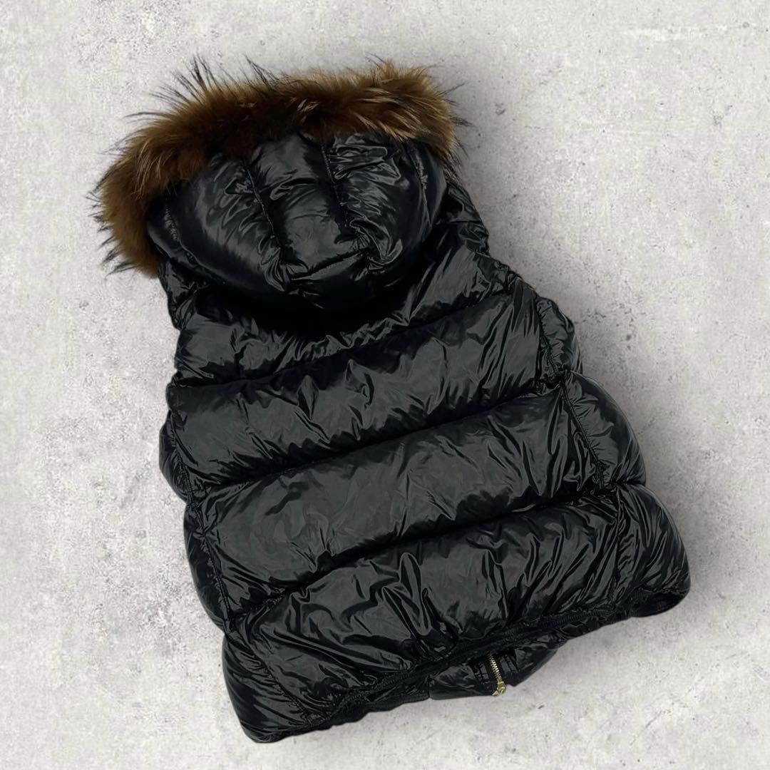 11941【美品・希少3サイズ】TATRAS ファー付きダウンベスト　シャイニー