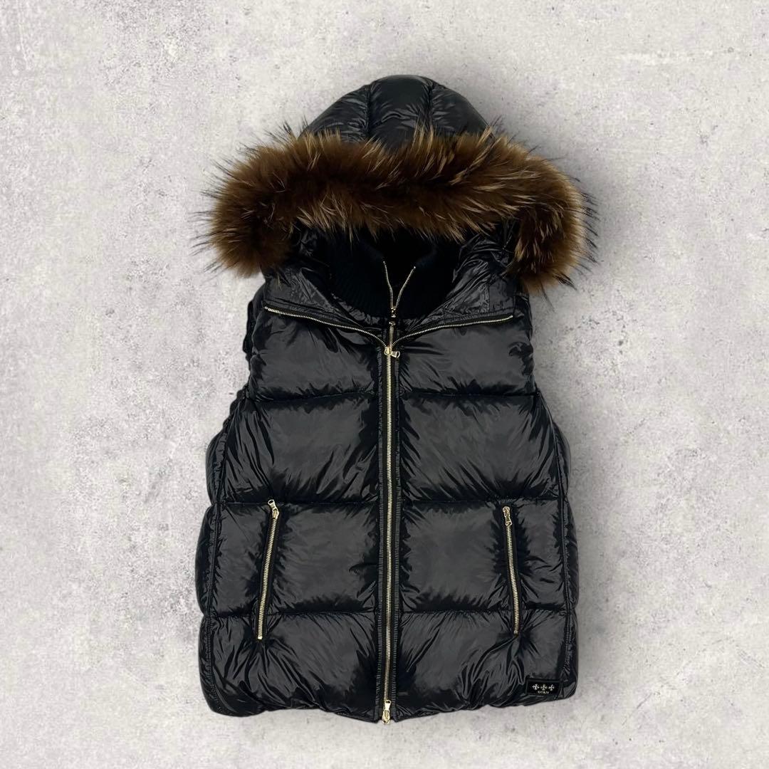 11941【美品・希少3サイズ】TATRAS ファー付きダウンベスト　シャイニー
