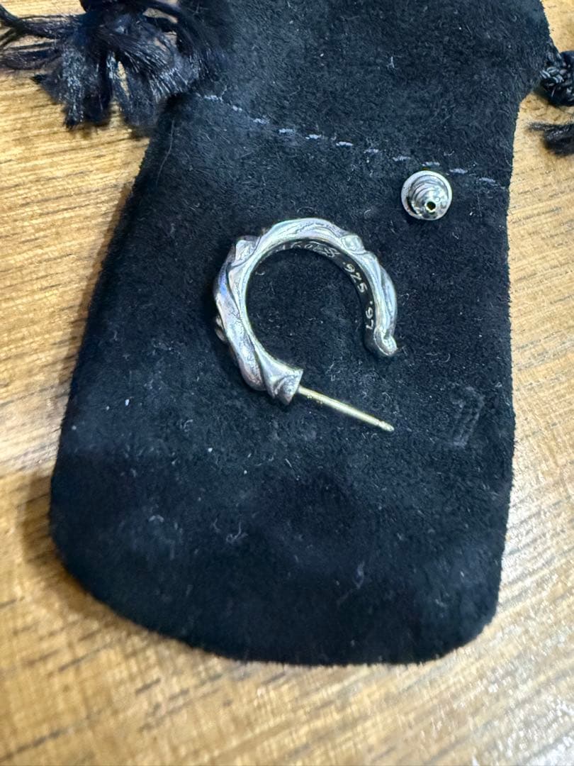 未*。様 クロムハーツ スクロール フープ ピアス