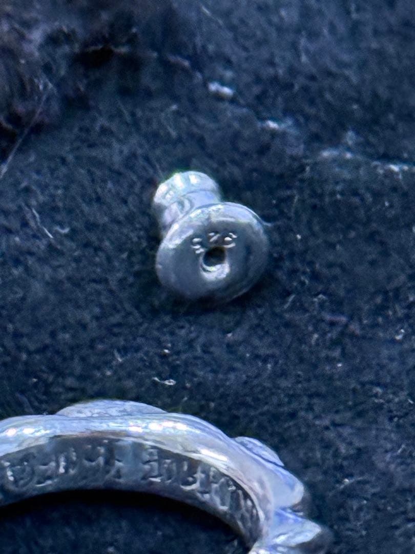 未*。様 クロムハーツ スクロール フープ ピアス