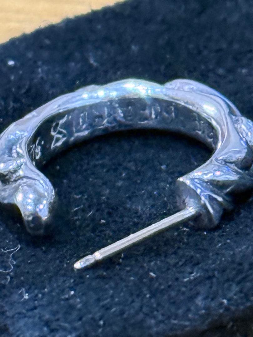 未*。様 クロムハーツ スクロール フープ ピアス