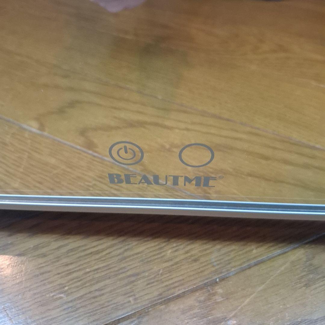 ライト付き化粧鏡 12個のライト　女優ミラー