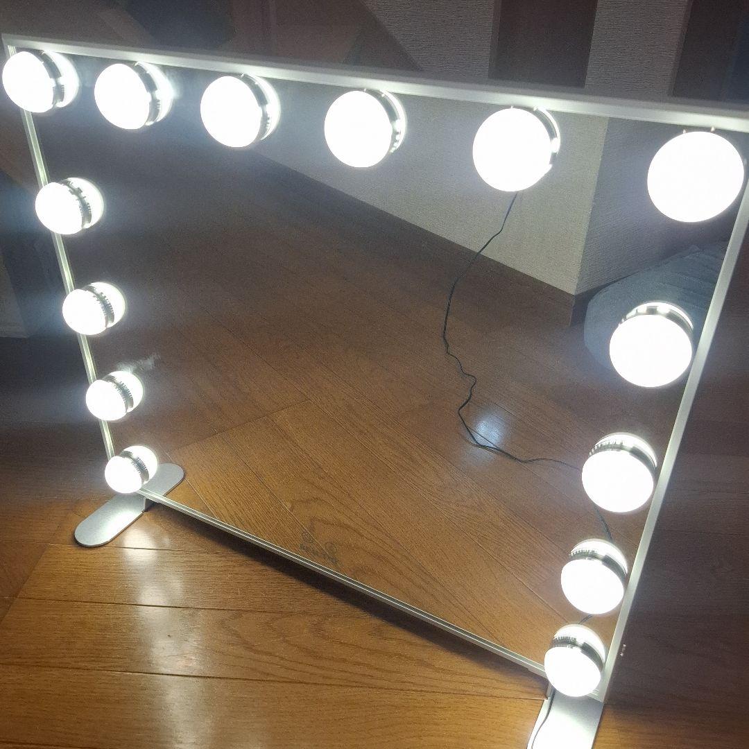 ライト付き化粧鏡 12個のライト　女優ミラー