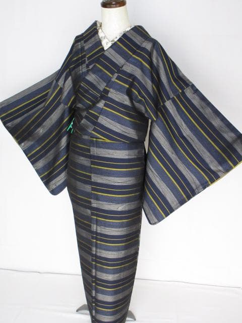 未着用に近い！美品＊本場縞大島＊本場大島紬＊上村商店＊着物＊１６３ｃｍ＊裄６７