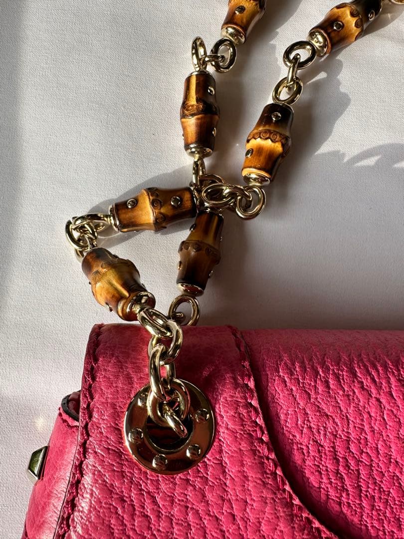 美品GUCCI (グッチ)のピンク 牛革バッグ バンブーハンドル