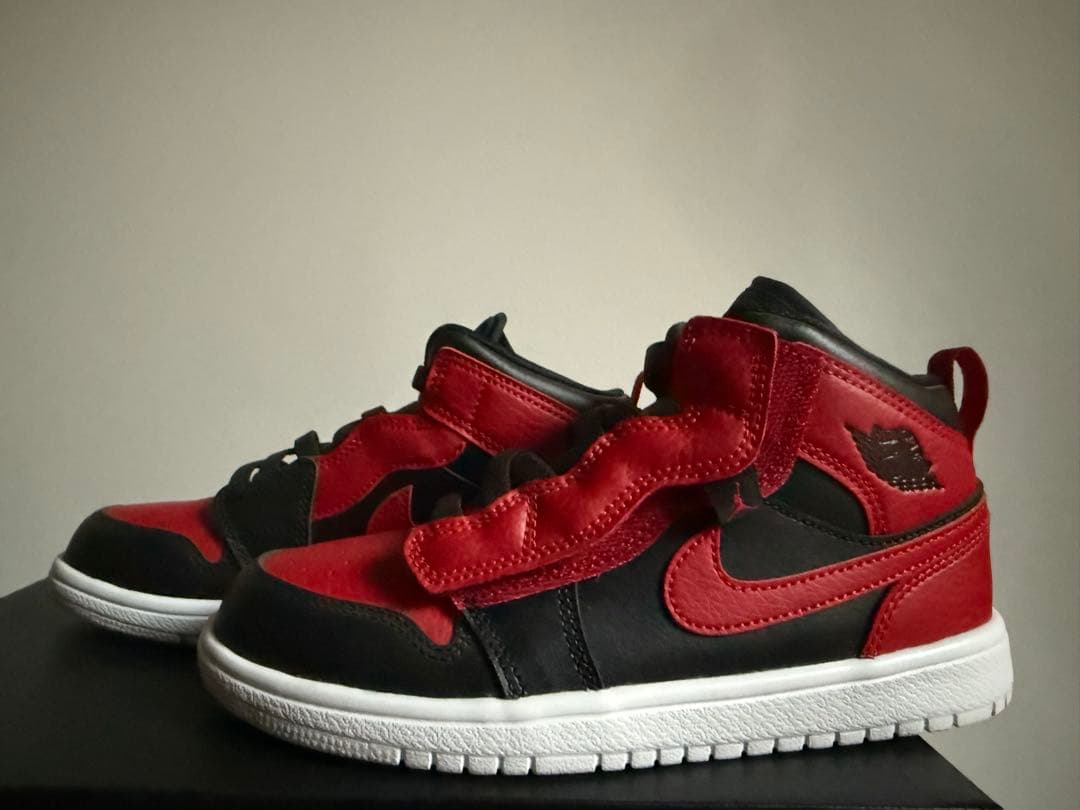 大太郎様ナイキ ジョーダン JORDAN 1 MID ALT BANNED