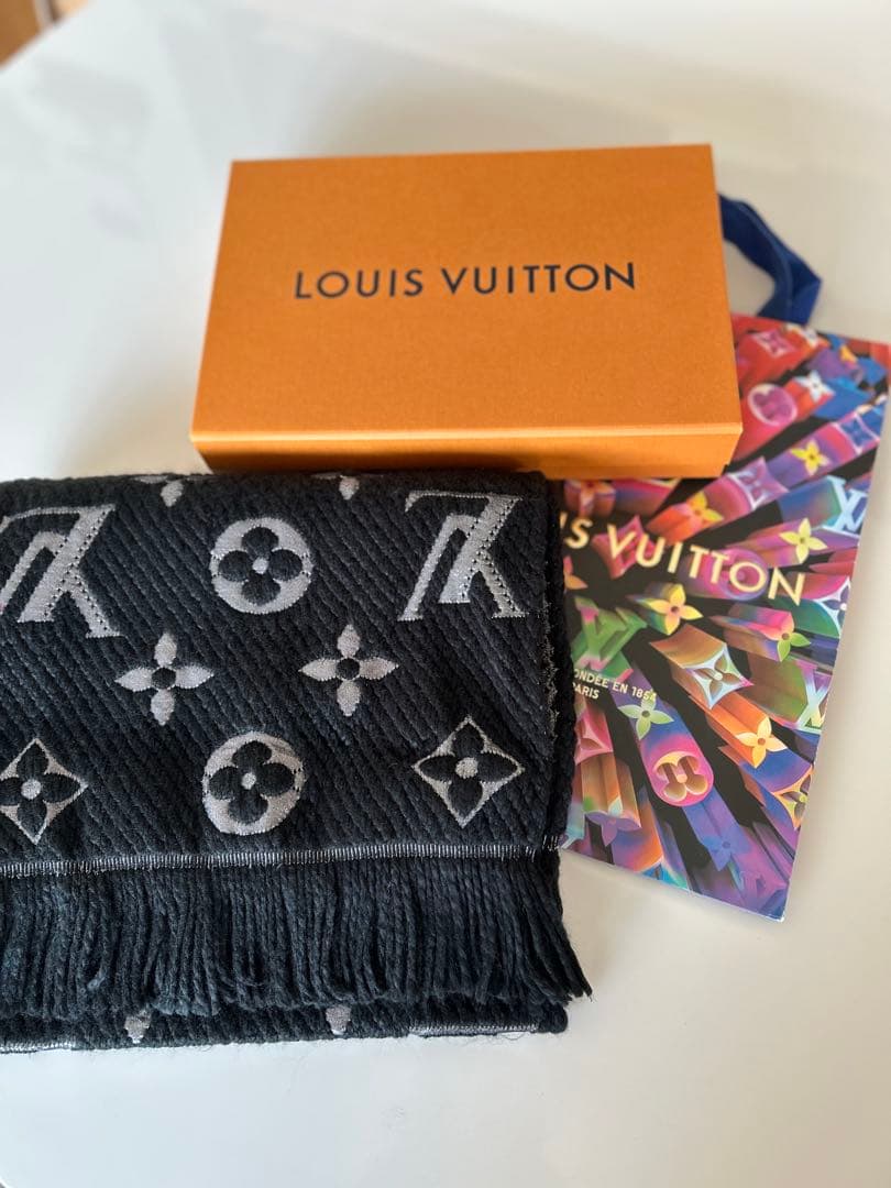 マフラー　ブラック