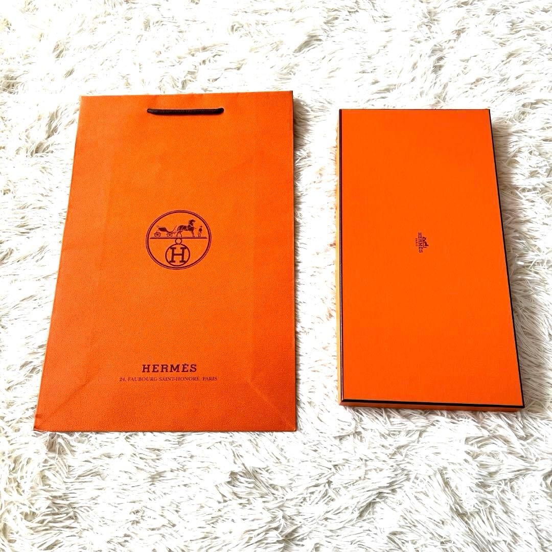 極美品　HERMES エルメス アスコットタイ シルク 幾何学柄 レッド 箱付