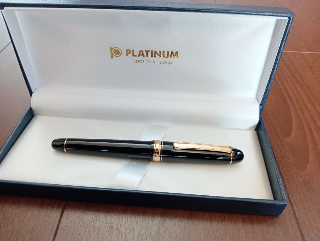 PLATINUM 万年筆♯3776 14K F 585 ブラック新品同様