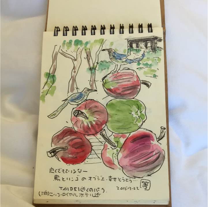 台湾にいつたときのスケッチです。りんごのオブジェでしす。ハガキサイズ。