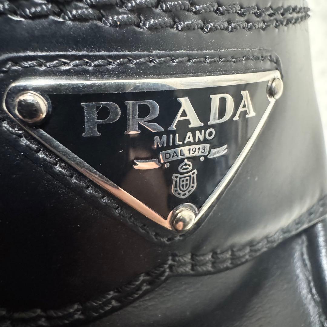 付属品完備！極美品 プラダ モノリス ブラッシュドレザーローファー 8.5